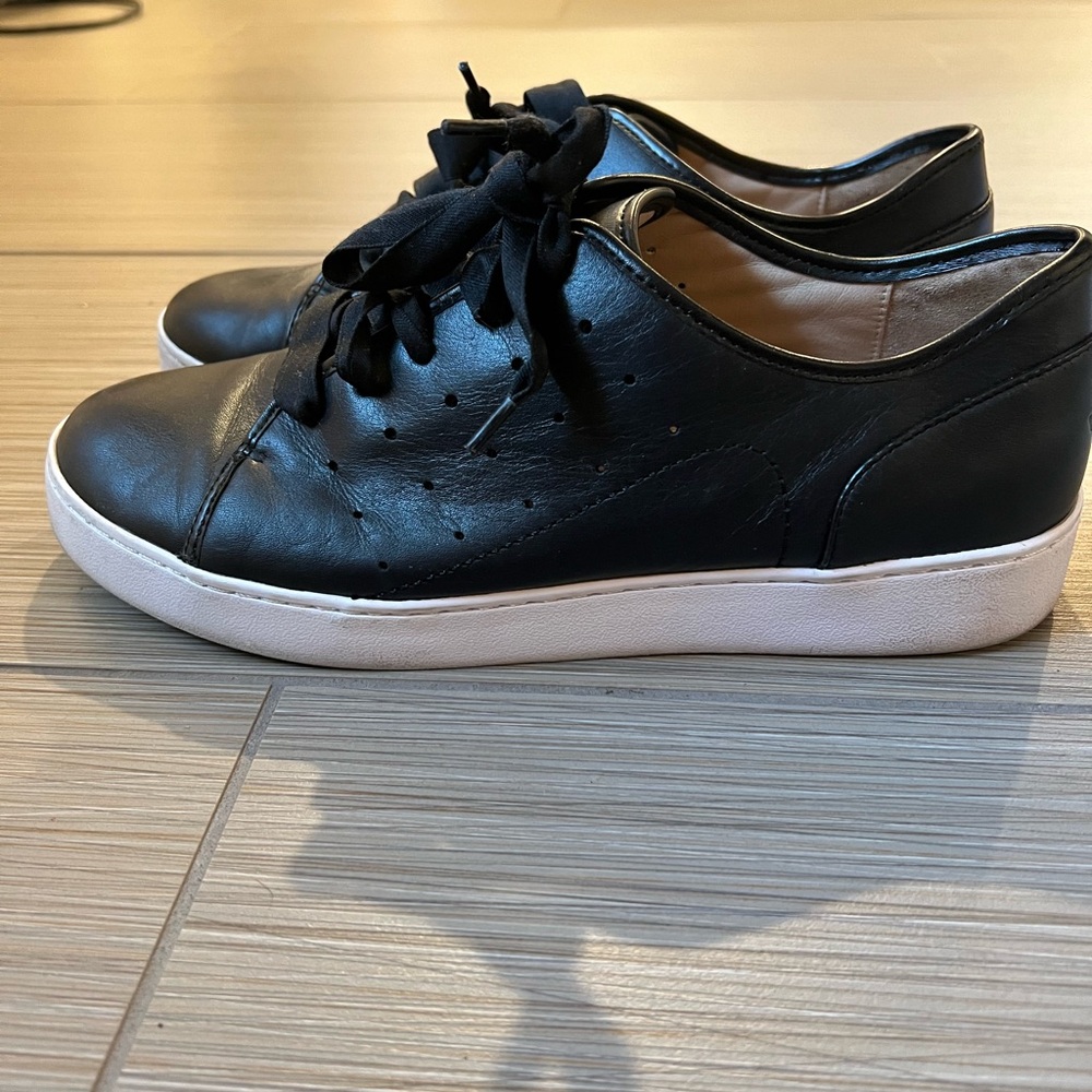 Vionic leather sneakers
